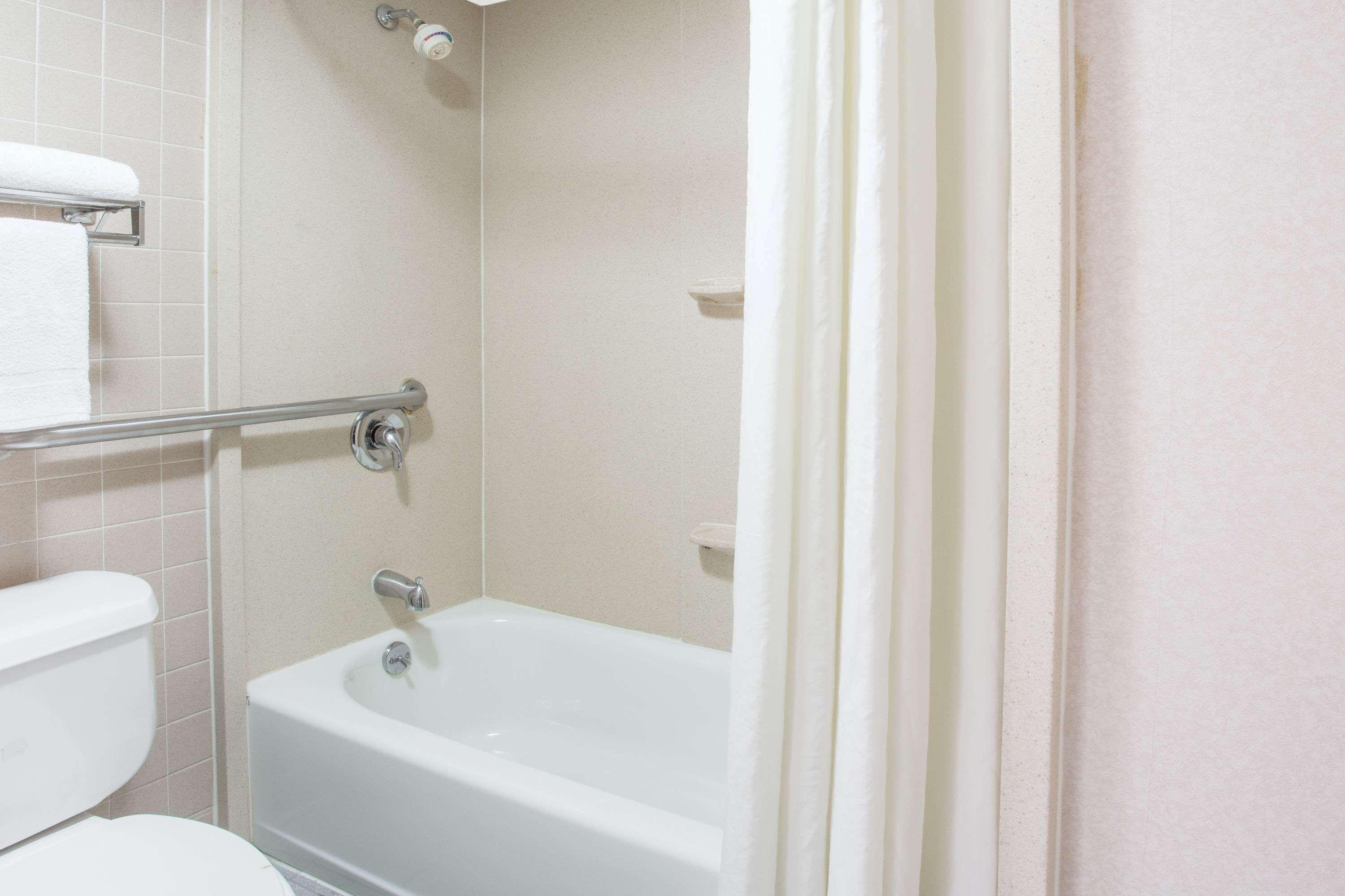 Hotel Super 8 By Wyndham Camp Springs/Andrews Afb Dc Area Esterno foto