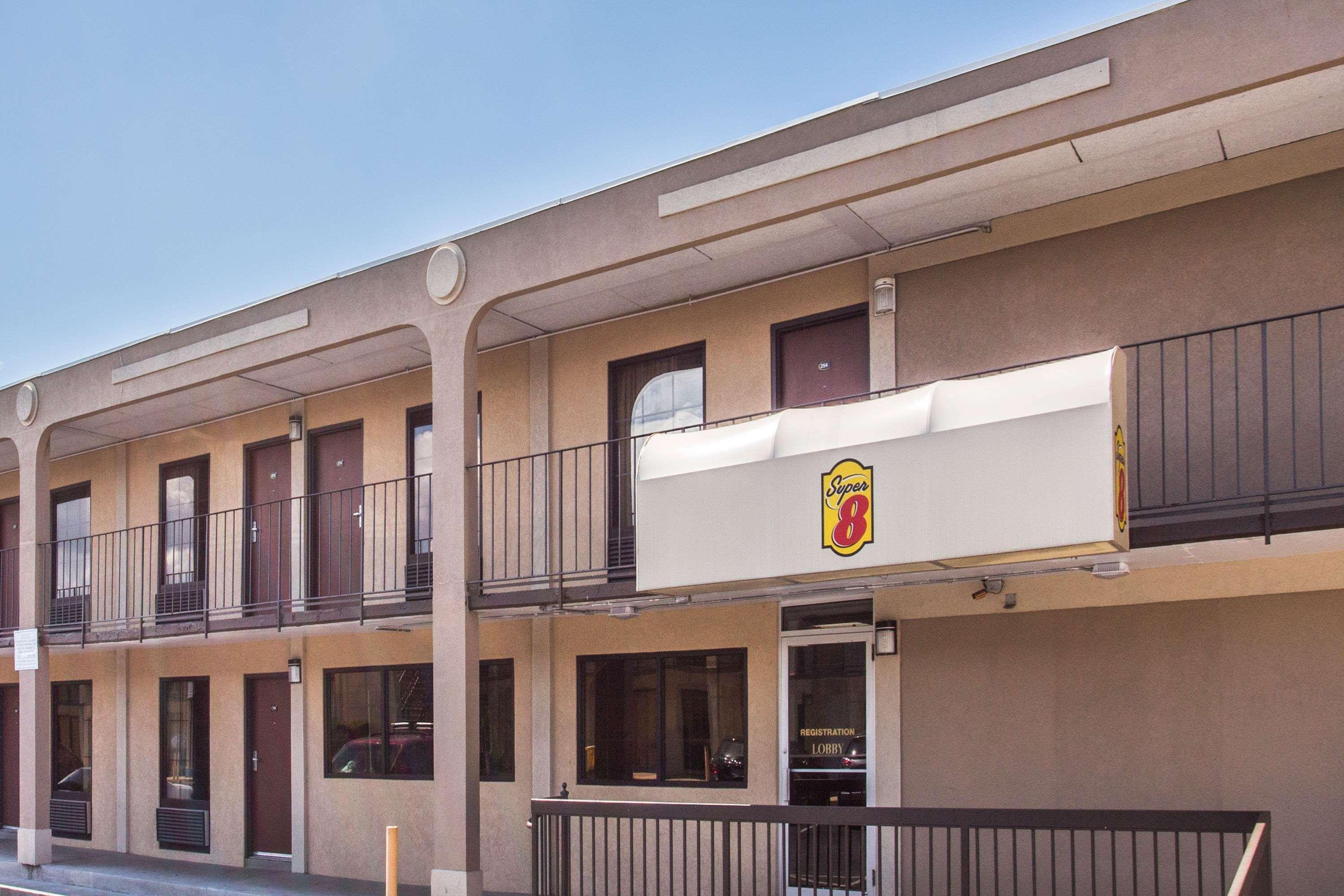 Hotel Super 8 By Wyndham Camp Springs/Andrews Afb Dc Area Esterno foto