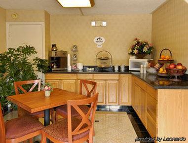 Hotel Super 8 By Wyndham Camp Springs/Andrews Afb Dc Area Esterno foto